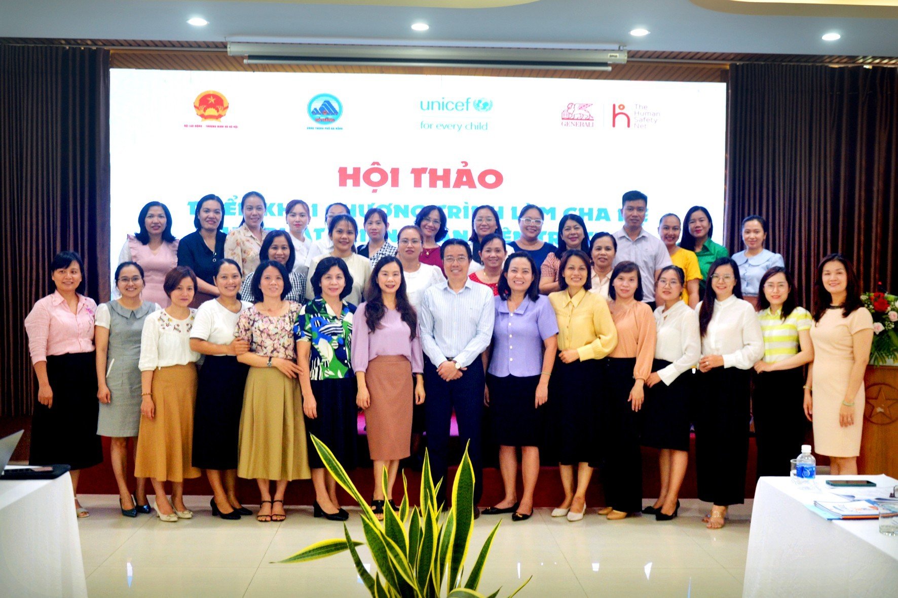 Hội thảo Chương trình làm cha mẹ cho sự phát triển toàn diện trẻ thơ