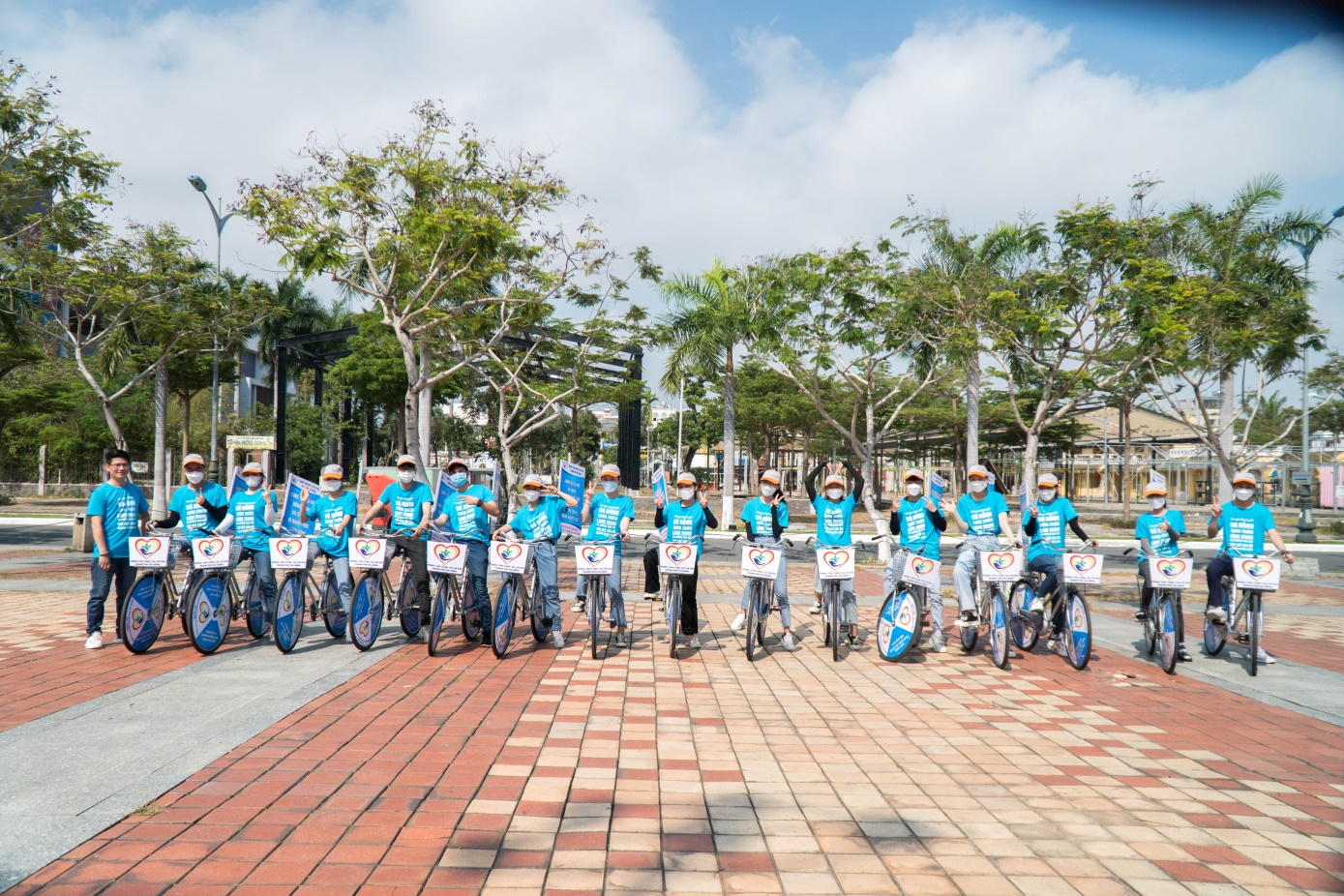 Diễu hành xe đạp tuyên truyền chào mừng Ngày Công tác xã hội Việt Nam 25/3/2022