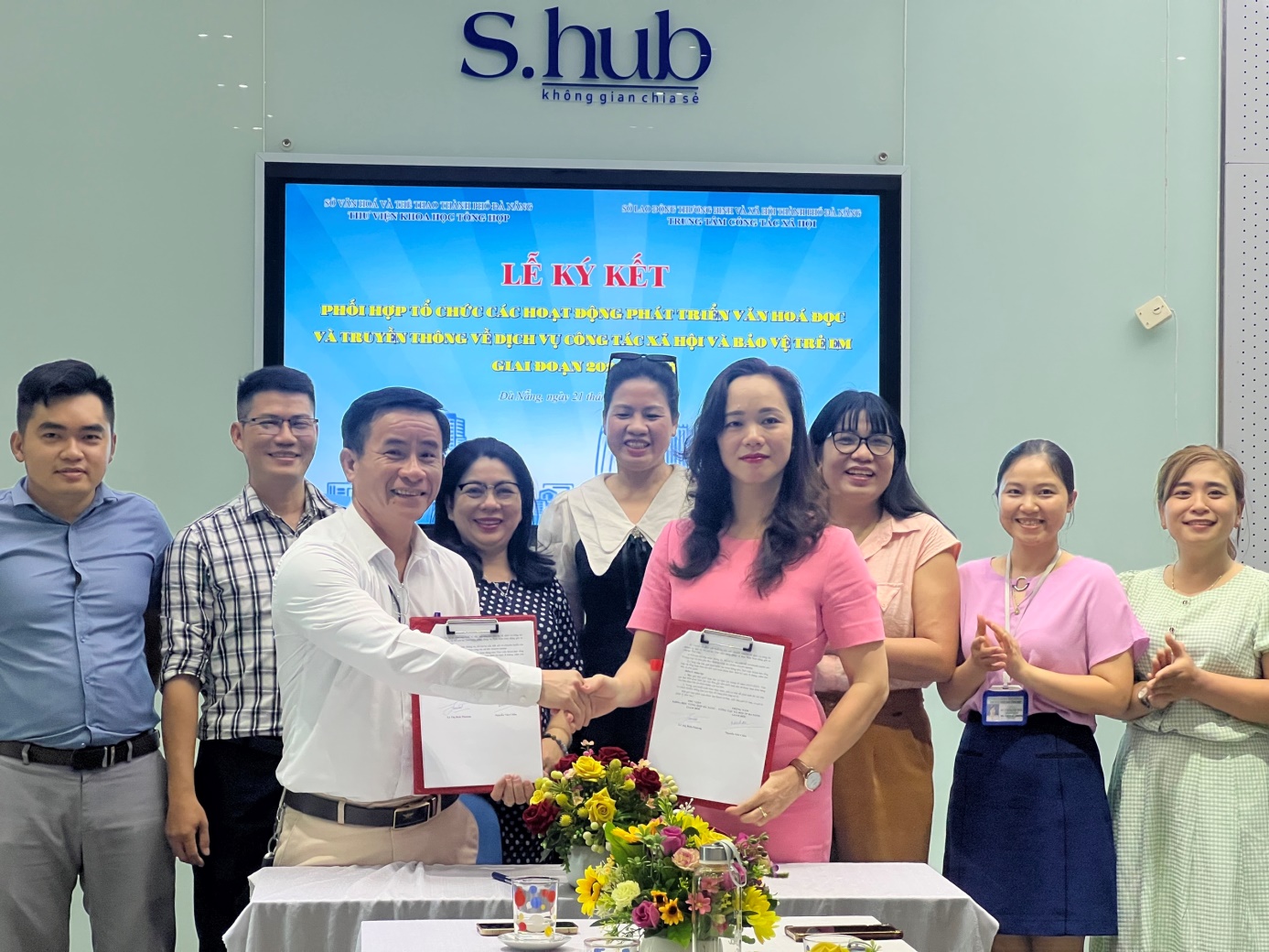 Ký kết Bản ghi nhớ và kế hoạch phối hợp tổ chức các hoạt động phát triển văn hóa đọc và truyền thông về dịch vụ công tác xã hội và bảo vệ trẻ em 