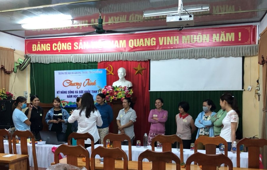 Sinh hoạt nhóm Kỹ năng làm cha mẹ