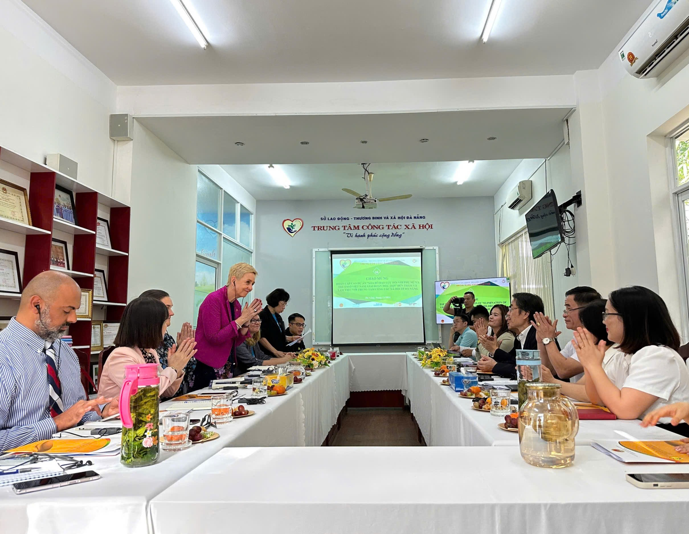 Đoàn cấp cao dự án “Xóa bỏ bạo lực đối với phụ nữ và trẻ em ở Việt Nam giai đoạn 2021 - 2025” đến thăm và làm việc tại Trung tâm Công tác xã hội thành phố Đà Nẵng