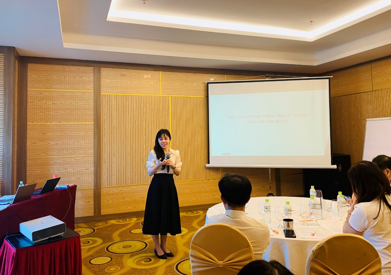 Tập huấn kỹ năng hỗ trợ trẻ là nạn nhân của lao động trẻ em dựa trên hiểu biết về rối loạn căng thẳng sau sang chấn