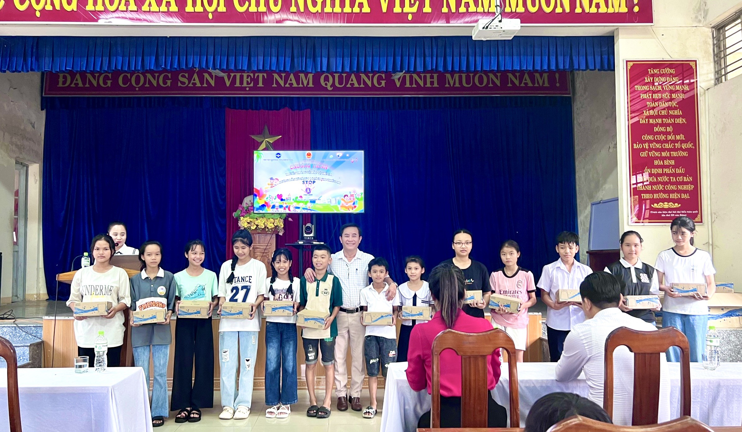 Truyền thông về phòng tránh xâm hại và giới thiệu, hướng dẫn kỹ năng đọc sách cho trẻ em tại xã Hòa Sơn, huyện Hòa Vang