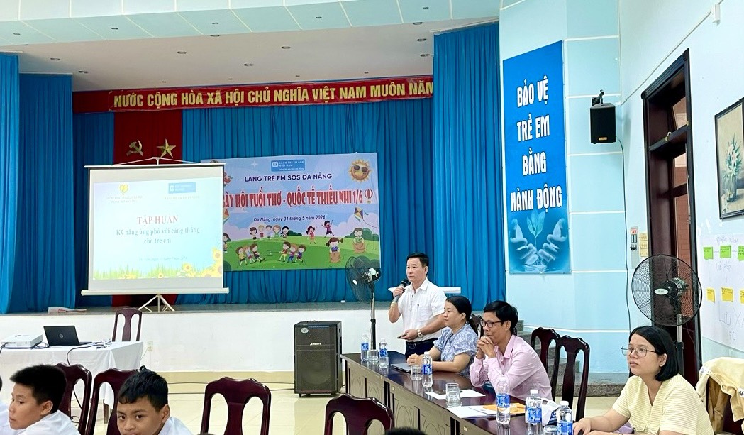 Tập huấn kỹ năng ứng phó với căng thẳng cho trẻ tại Làng trẻ em SOS Đà Nẵng