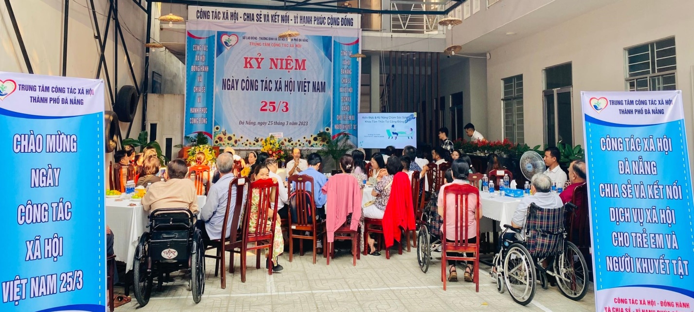 Tọa đàm công tác xã hội trong chăm sóc  sức khỏe tâm thần  cho người khuyết tật