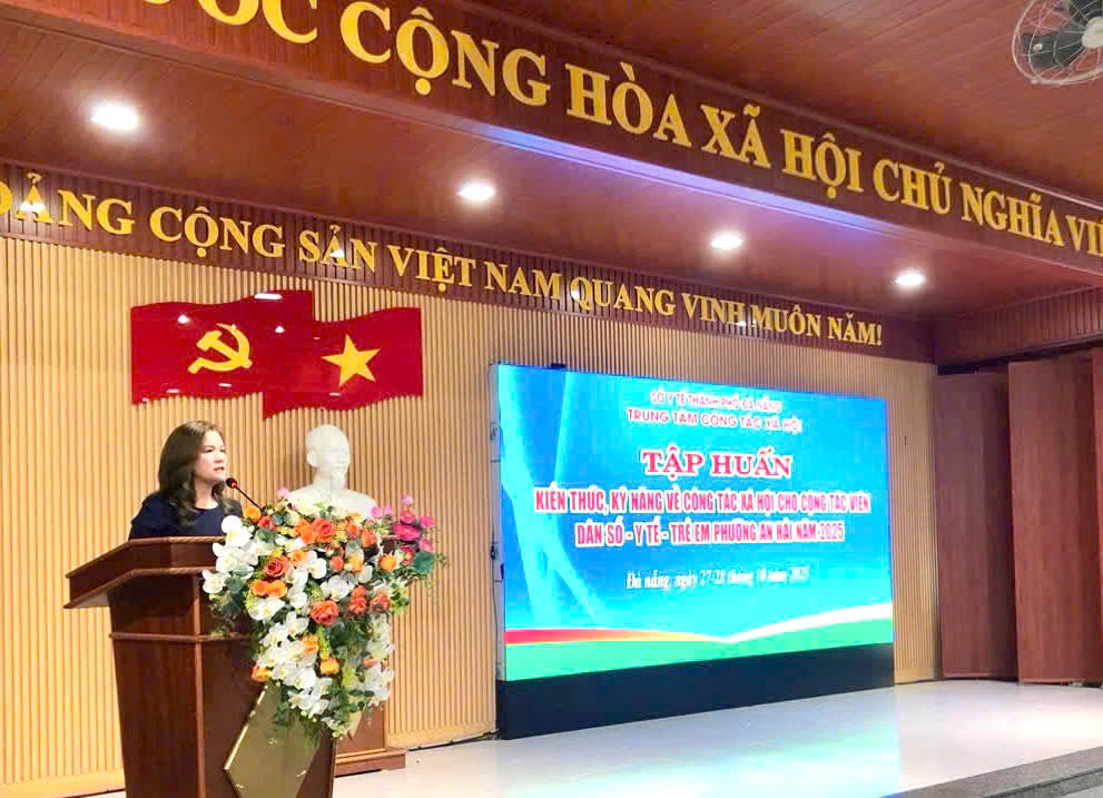 Tập huấn kiến thức, kỹ năng về công tác xã hội cho Cộng tác viên Dân số - Y tế - Trẻ em trên địa bàn thành phố Đà Nẵng năm 2025