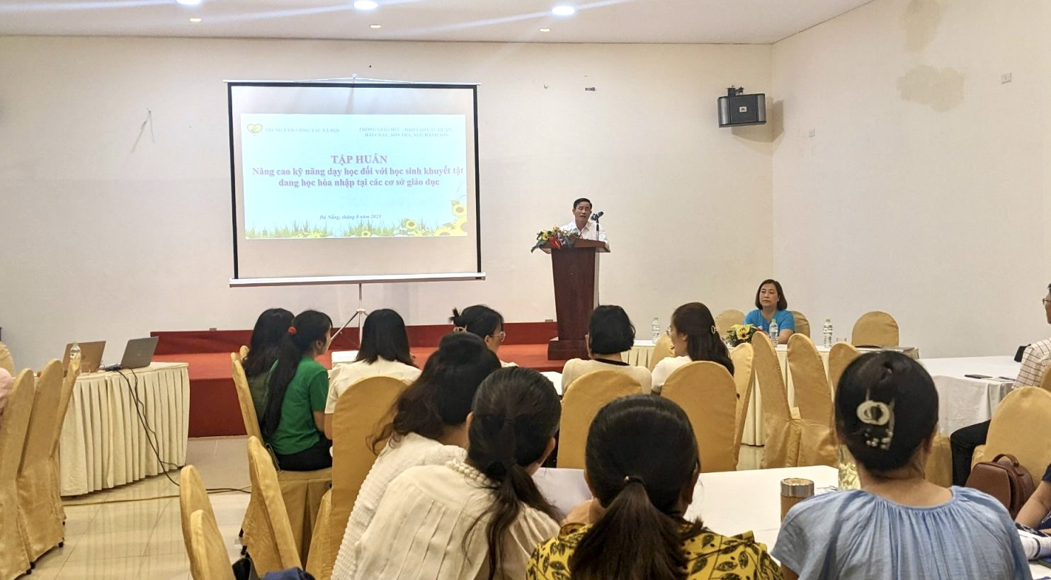 Tập huấn nâng cao kỹ năng dạy học đối với học sinh khuyết tật đang học hòa nhập cho các cơ sở giáo dục