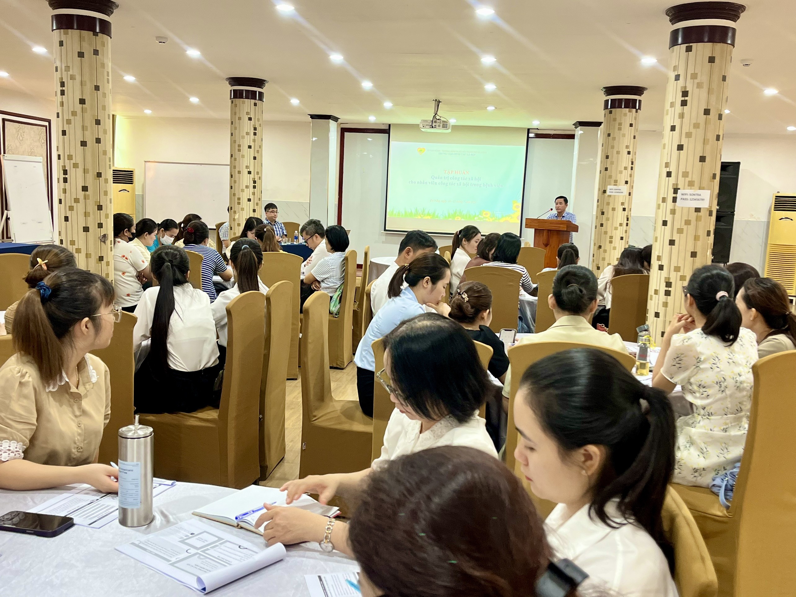 Tập huấn về quản trị công tác xã hội  cho nhân viên công tác xã hội trong bệnh viện